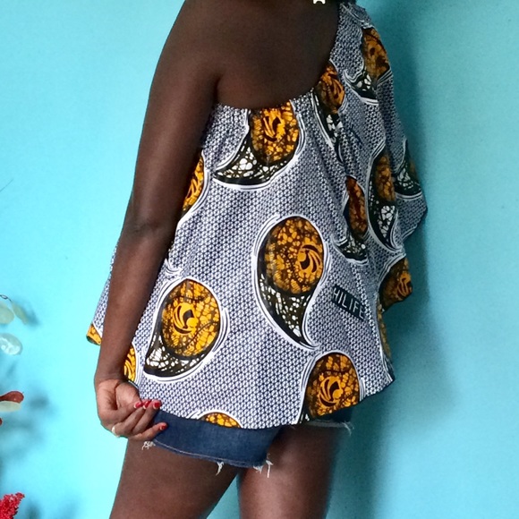 One in Two wear🌹🌹🌹 - Picture 2 of 3